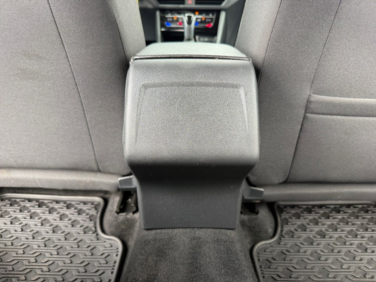 Used 2025 Volkswagen Jetta Sport FWD image 31