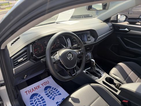 Used 2021 Volkswagen Jetta SE image 17