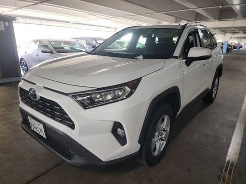 Used 2021 Toyota RAV4 XLE w/ Convenience Package AWD/4WD image 5