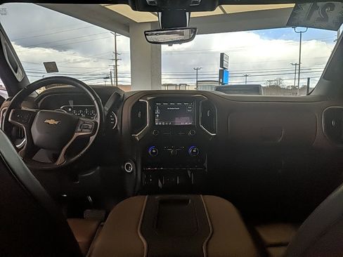 Used 2021 Chevrolet Silverado 1500 High Country w/ Technology Package image 15