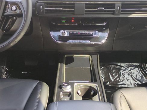 Used 2024 Lincoln Corsair FWD image 20