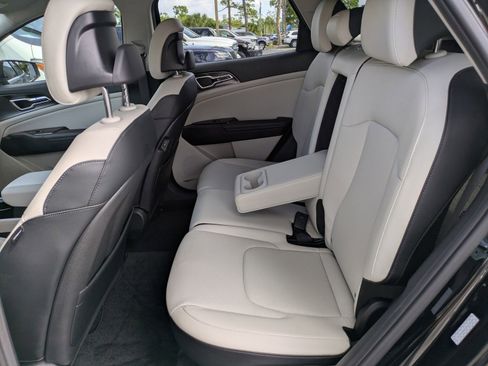 Certified 2023 Kia Sportage EX FWD image 11