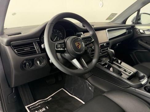 New 2026 Porsche Macan image 4