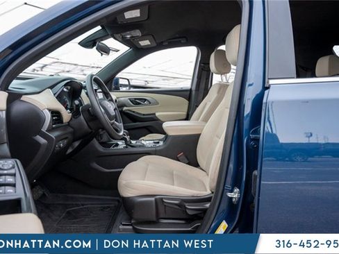 Used 2023 Chevrolet Traverse LS w/ Safety Package image 5