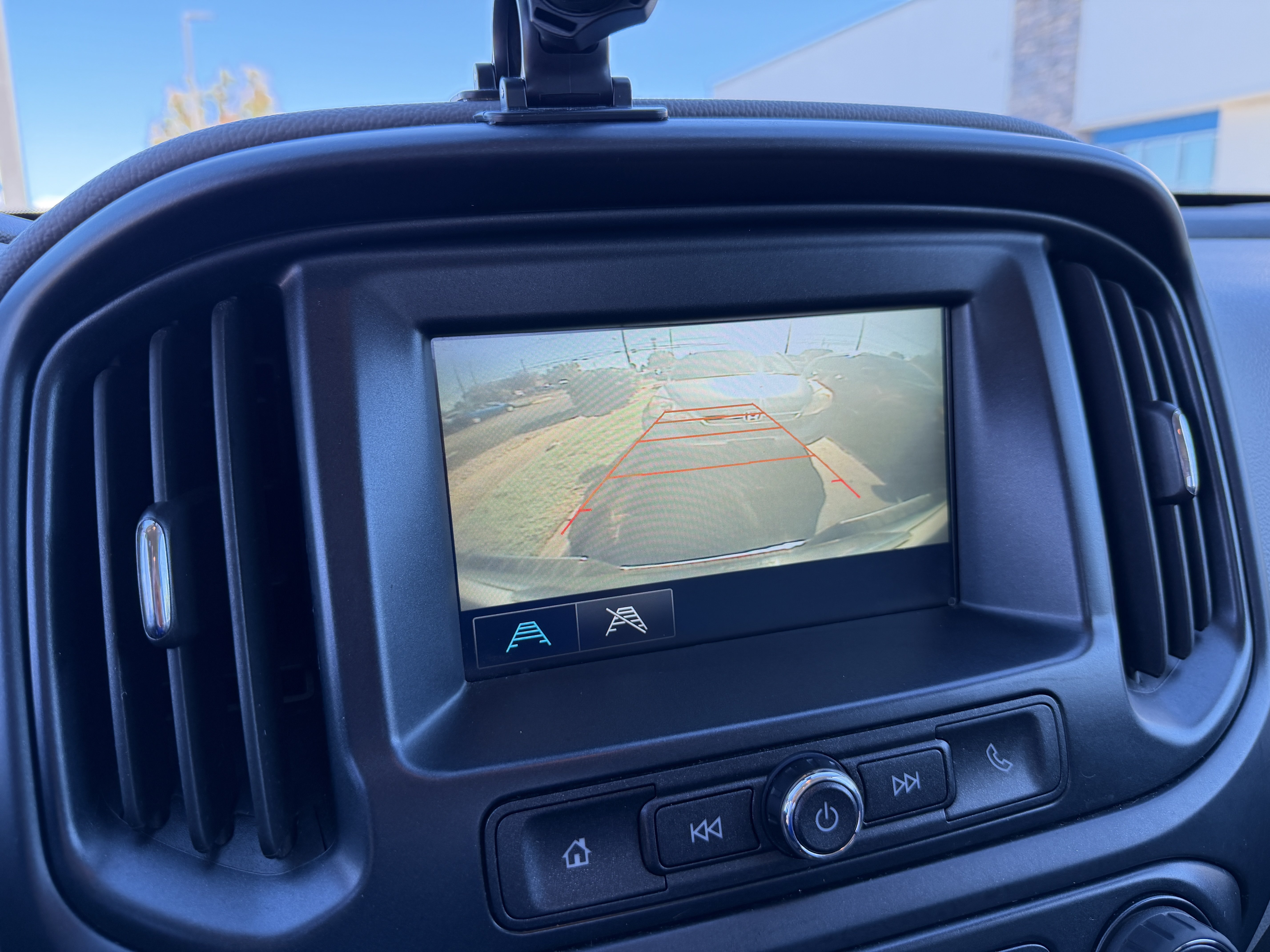 Used 2018 Chevrolet Colorado W/T AWD/4WD image 17