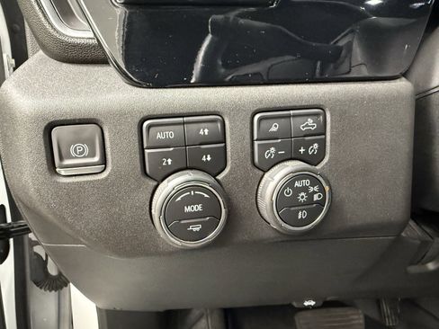 Used 2024 Chevrolet Silverado 2500 LTZ image 17