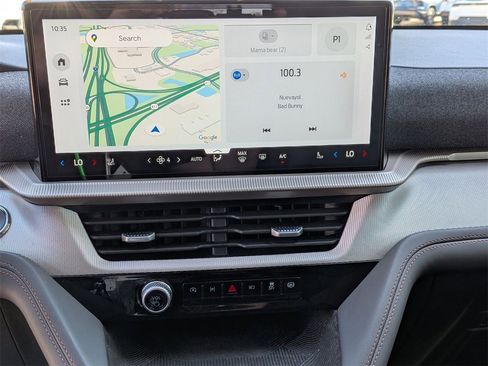 Used 2025 Ford Explorer Active w/ Active Comfort Package image 17