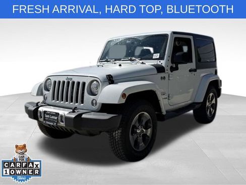 Used 2018 Jeep Wrangler Sahara w/ Dual Top Group AWD/4WD image 8