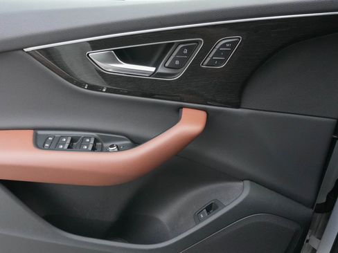 Used 2021 Audi Q7 2.0T Premium w/ Convenience Package image 27