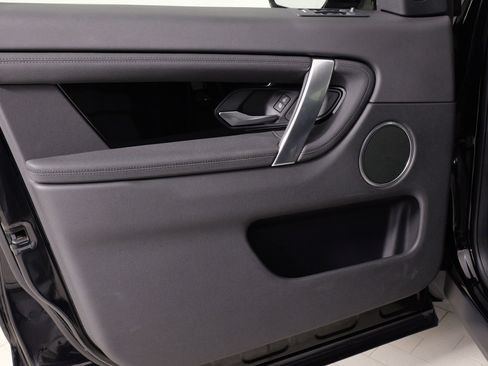 Used 2020 Land Rover Discovery Sport P250 Standard image 25