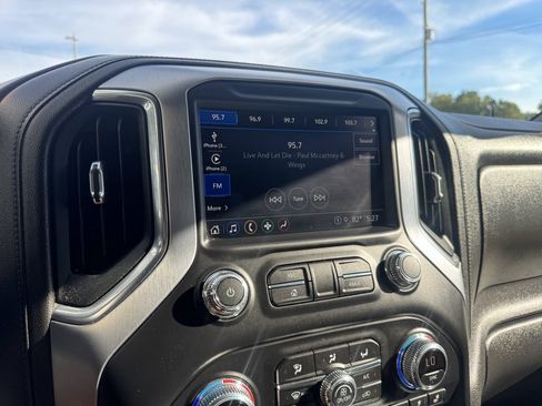 Used 2022 GMC Sierra 1500 SLT w/ SLT Premium Package RWD image 24