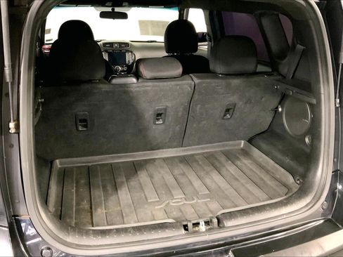 Used 2015 Kia Soul + FWD image 4