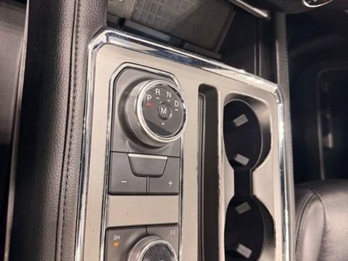 Used 2020 Ford Expedition XLT w/ Equipment Group 202A AWD/4WD image 36
