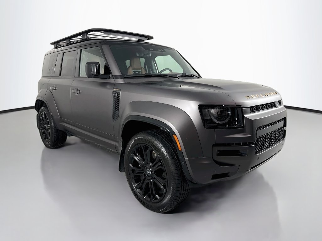 Used 2025 Land Rover Defender 110 AWD/4WD image 7