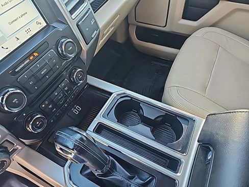 Used 2016 Ford F150 Lariat image 31