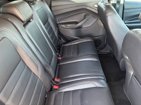 Used 2017 Ford Escape Titanium image 17