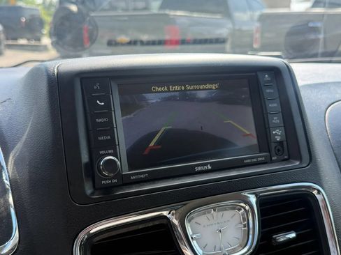 Used 2013 Chrysler Town & Country Touring-L w/ Trailer Tow Group FWD image 26