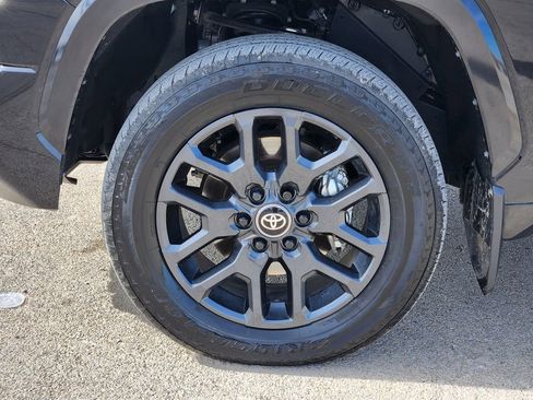 Used 2025 Toyota Tundra Platinum AWD/4WD image 10