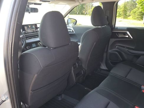 Used 2022 Mitsubishi Outlander ES AWD/4WD image 8