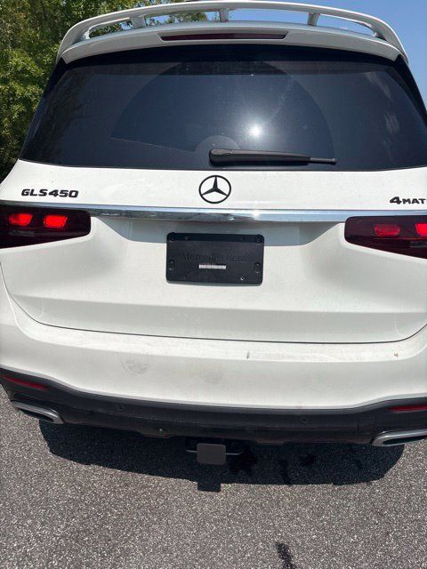 Used 2024 Mercedes-Benz GLS 450 4MATIC image 12
