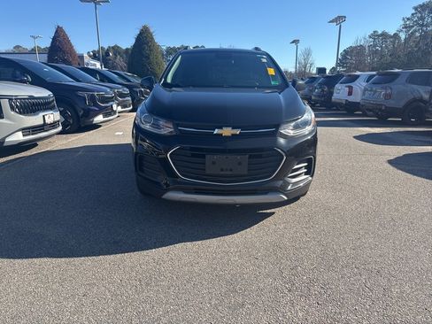 Used 2020 Chevrolet Trax LT w/ LT Convenience Package image 6