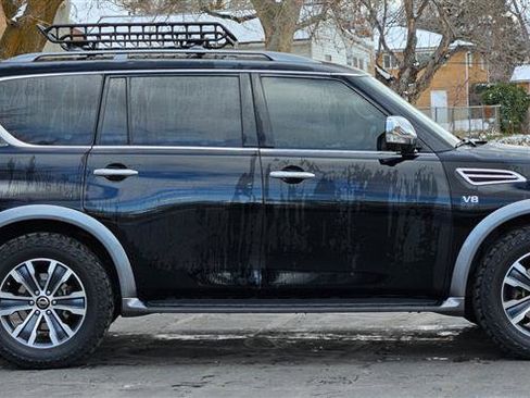 Used 2020 Nissan Armada SL image 6