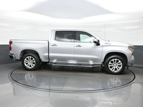 Used 2022 Chevrolet Silverado 1500 LTZ w/ LTZ Premium Package AWD/4WD image 7