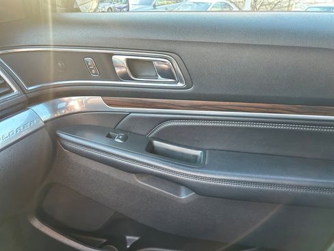 Used 2019 Ford Explorer Limited w/ Class III Trailer Tow Package image 31