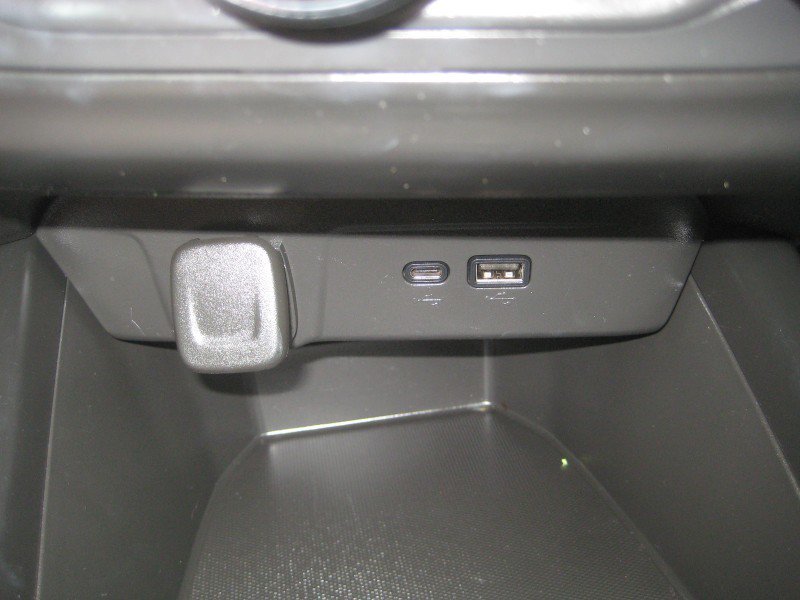 Used 2026 Chevrolet Trax RS w/ Sunroof Package FWD image 16