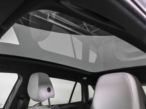 Certified 2022 Volkswagen ID.4 Pro S RWD image 34