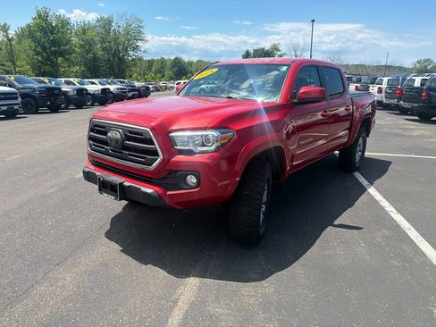 Used 2018 Toyota Tacoma SR5 AWD/4WD image 3