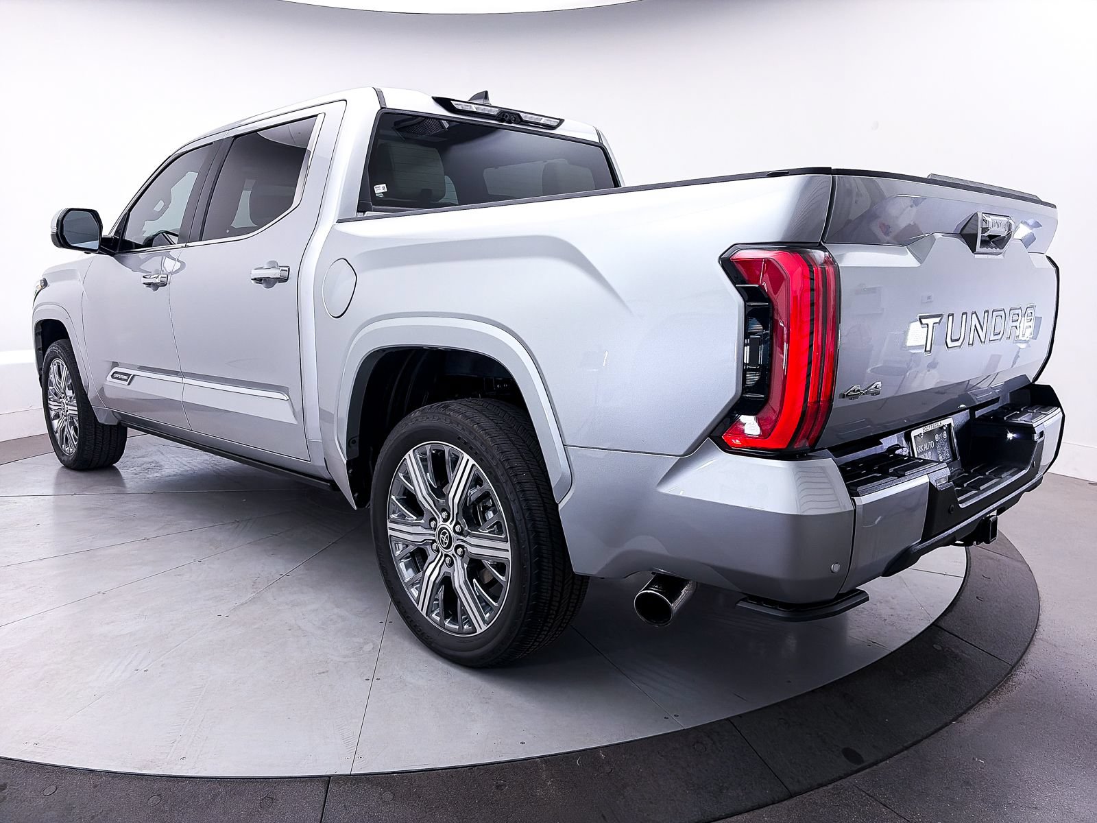 Used 2024 Toyota Tundra Capstone AWD/4WD image 16
