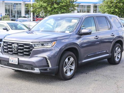 Used 2024 Honda Pilot EX-L image 3