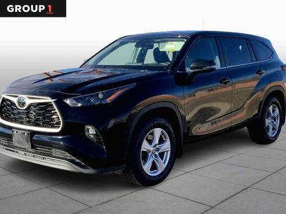 Used 2024 Toyota Highlander LE