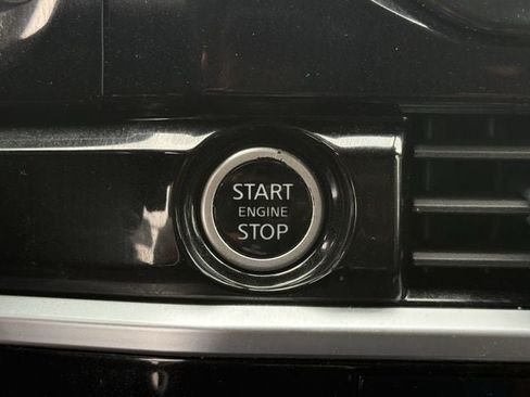 Used 2024 Nissan Pathfinder SV AWD/4WD image 22