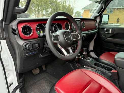 Used 2023 Jeep Wrangler Unlimited Rubicon 4xe image 25