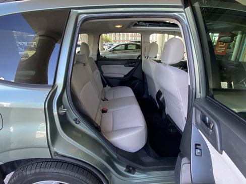 Used 2014 Subaru Forester 2.5i Premium w/ All-Weather Package AWD/4WD image 31