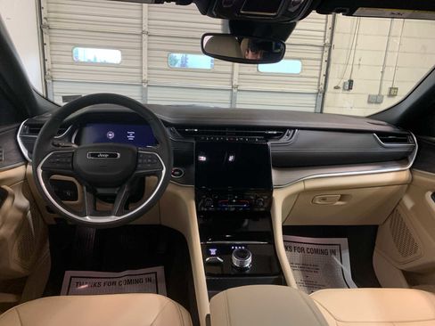 Used 2024 Jeep Grand Cherokee Limited w/ Trailer Tow Package image 4