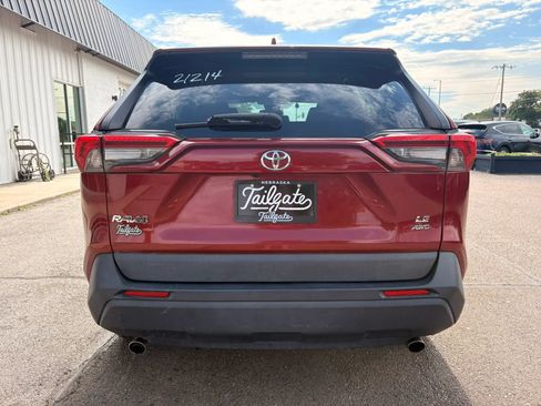 Used 2021 Toyota RAV4 LE AWD/4WD image 7