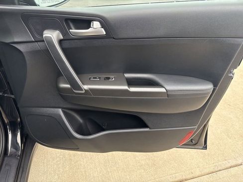 Used 2022 Kia Sportage LX image 41