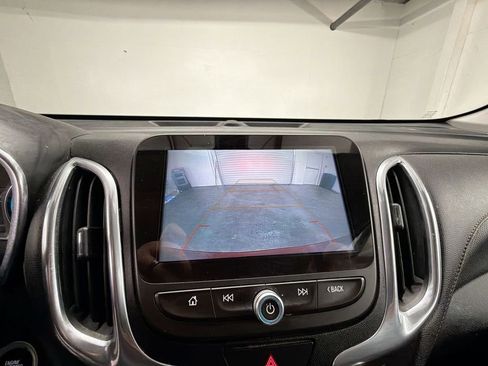 Used 2018 Chevrolet Equinox Premier image 14