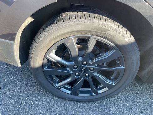 Certified 2023 Chevrolet Equinox RS w/ RS Leather Package image 31