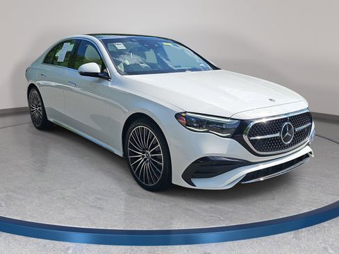 Used 2024 Mercedes-Benz E 350 4MATIC Sedan image 4