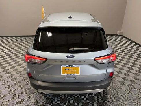 Used 2022 Ford Escape SE w/ Convenience Package FWD image 12