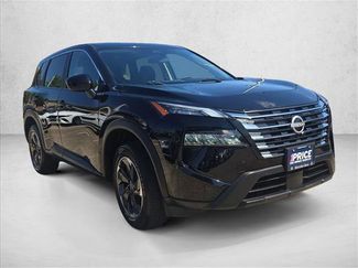 Used 2024 Nissan Rogue SV video 3