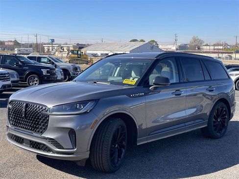 New 2025 Lincoln Aviator Reserve w/ Luxury Package image 7