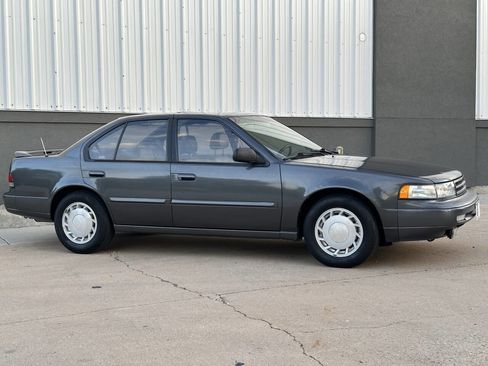 Used 1989 Nissan Maxima SE image 40
