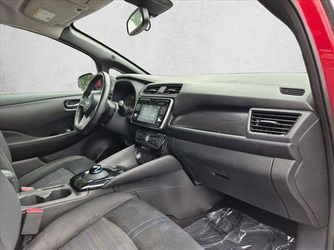 Used 2018 Nissan Leaf SV w/ SV Technology Package FWD image 21