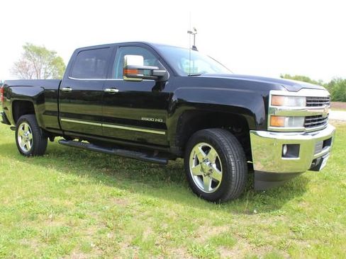 Used 2015 Chevrolet Silverado 2500 LTZ w/ Z71 Package, Off-Road AWD/4WD image 4