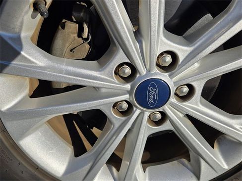 Used 2019 Ford Escape SE image 7